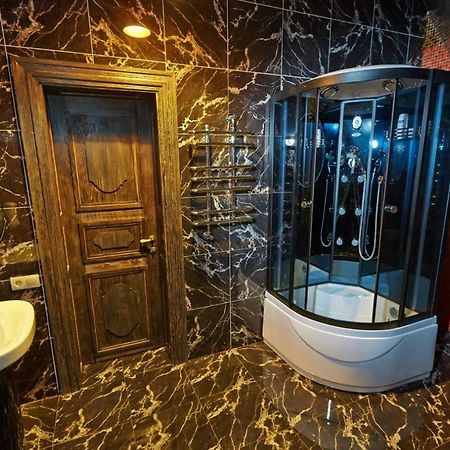 Charivna Taistra Bed and Breakfast Brovary Buitenkant foto