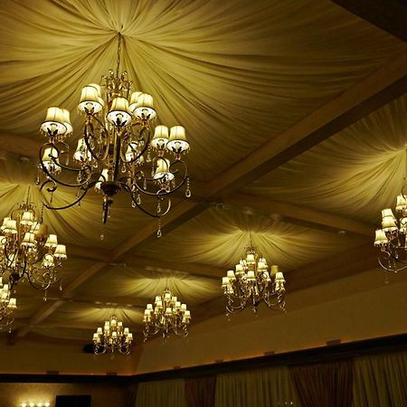 Charivna Taistra Bed and Breakfast Brovary Buitenkant foto