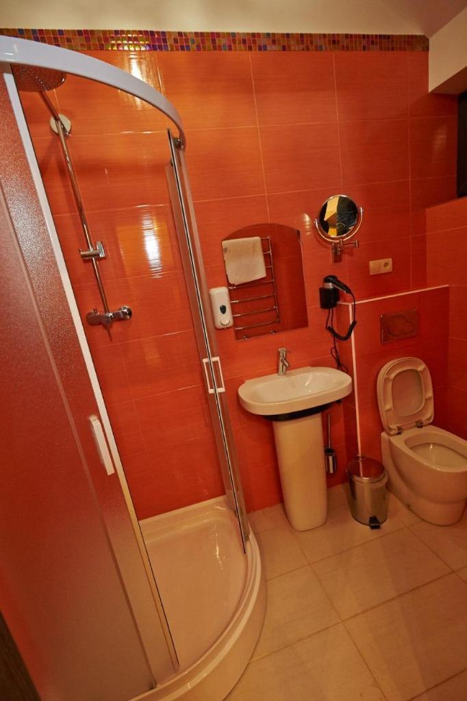 Charivna Taistra Bed and Breakfast Brovary Buitenkant foto