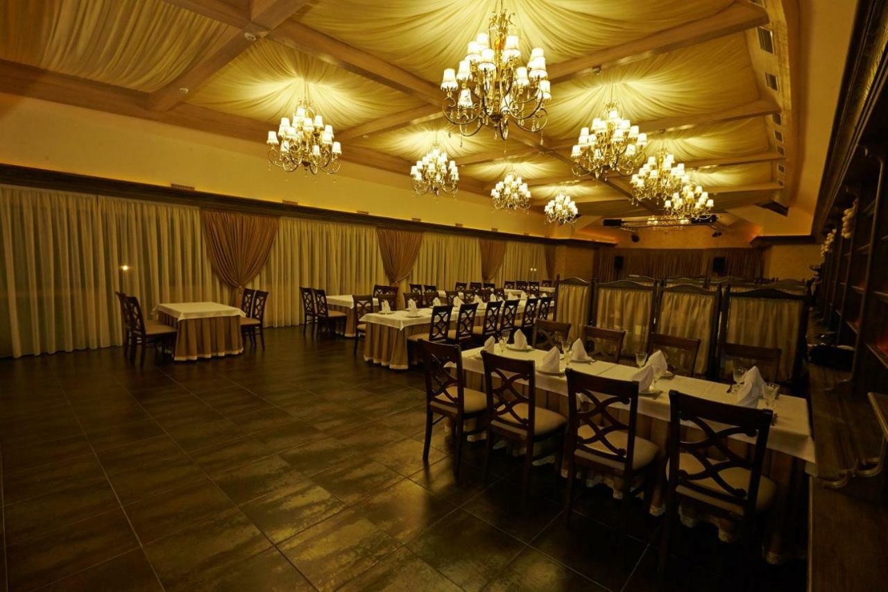 Charivna Taistra Bed and Breakfast Brovary Buitenkant foto